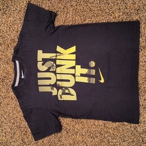 Nike boys short sleeve tee shirt